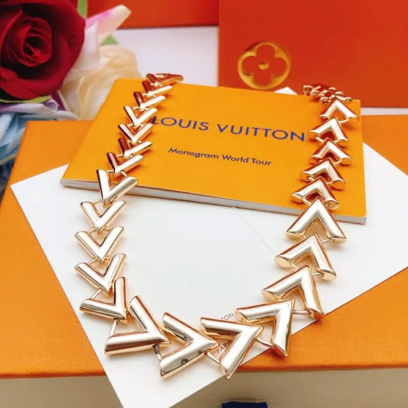 louis vuitton collier s_123a2633